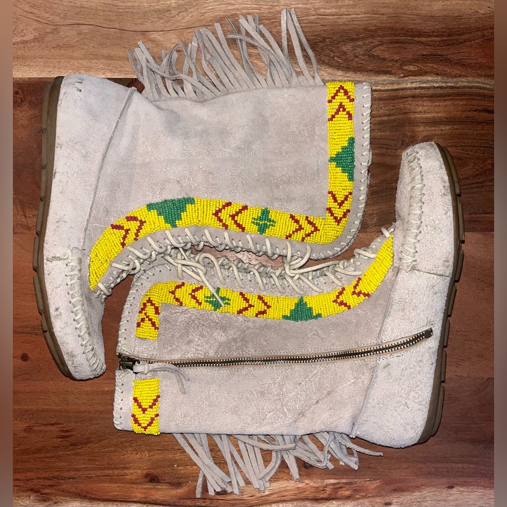 HOUSE OF HARLOW Beaded Moccasins US 7.5